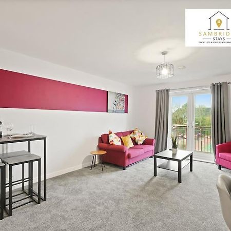 Aylesbury Central - 2 Bedroom Serviced Apt In Aylesbury By Sambridge Stays BUCKINGHAMSHIRE 外观 照片